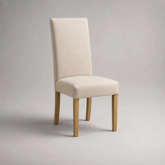 Sedia imbottita in tessuto crema con gambe in legno, 45 x 55 x 98 cm